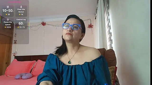 ISABEEL SOFIA01 online show from 04/10/26, 03:19