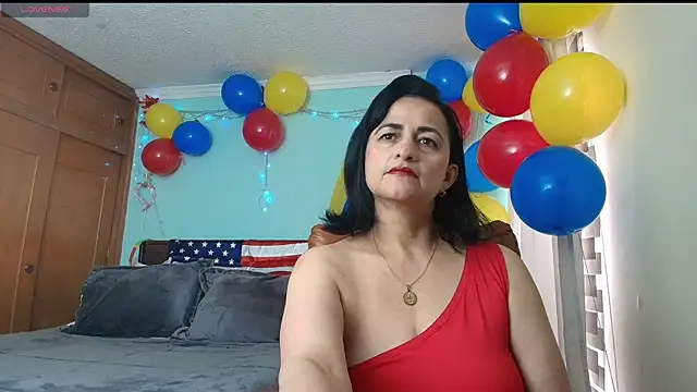 Snapshot of ISABEEL_SOFIA01 chatting on 06/14/26, 04:30 ISABEEL SOFIA01 online show from 06/14/26, 04:30