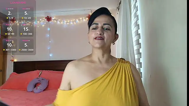 ISABEEL SOFIA01 online show from 04/04/26, 08:26