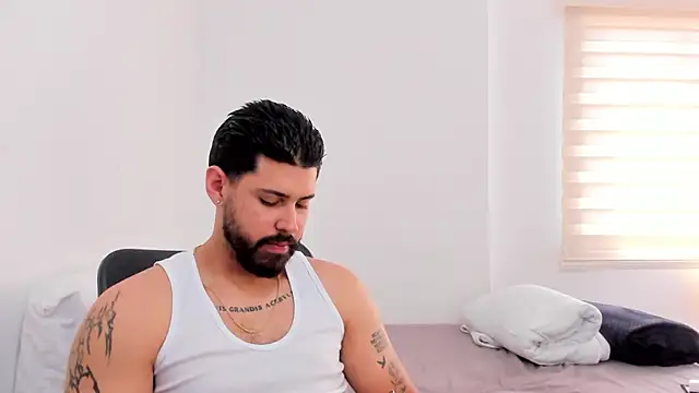 Justyn Torres online show from 11/10/25, 06:24