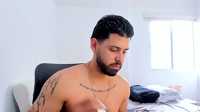 Justyn Torres online show from 10/23/25, 12:59