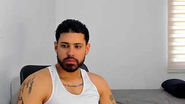 Justyn Torres online show from 10/24/25, 01:54