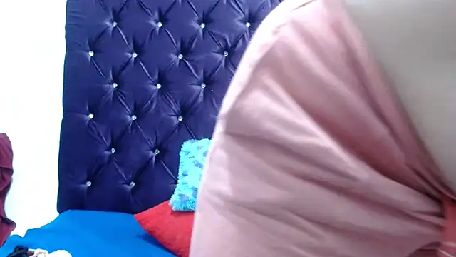 Snapshot of valentinaricothx chatting on 01/11/26, 07:21 valentinaricothx online show from 01/11/26, 07:21