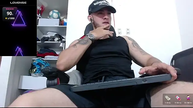 Snapshot of freestyle_blake1 chatting on 10/20/25, 01:18 freestyle blake1 online show from 10/20/25, 01:18