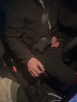 Snapshot of agitnizci13 chatting on 12/04/25, 04:50 agitnizci13 online show from 12/04/25, 04:50