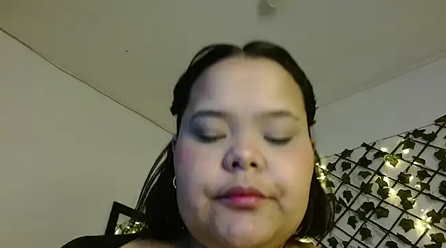 Snapshot of sexychubby___ chatting on 02/25/25, 09:42 sexychubby    online show from 02/25/25, 09:42