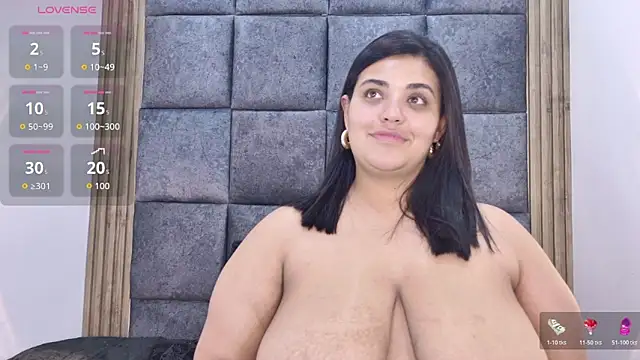 AmandaRousel online show from 11/18/25, 08:01