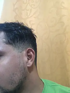 Snapshot of ElsecretodeBruno chatting on 02/19/25, 04:44 ElsecretodeBruno online show from 02/19/25, 04:44