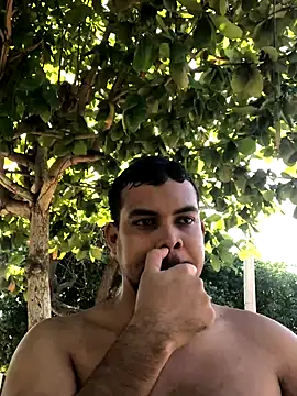 Snapshot of ElsecretodeBruno chatting on 11/26/25, 07:14 ElsecretodeBruno online show from 11/26/25, 07:14