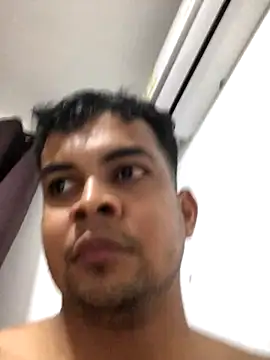 Snapshot of ElsecretodeBruno chatting on 10/22/25, 09:46 ElsecretodeBruno online show from 10/22/25, 09:46