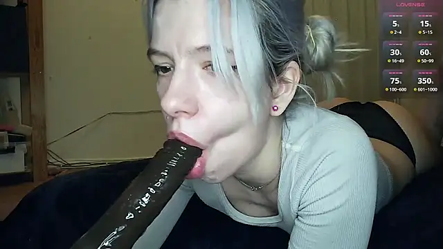 Snapshot of cruellagoth666 chatting on 06/26/26, 12:49 cruellagoth666 online show from 06/26/26, 12:49