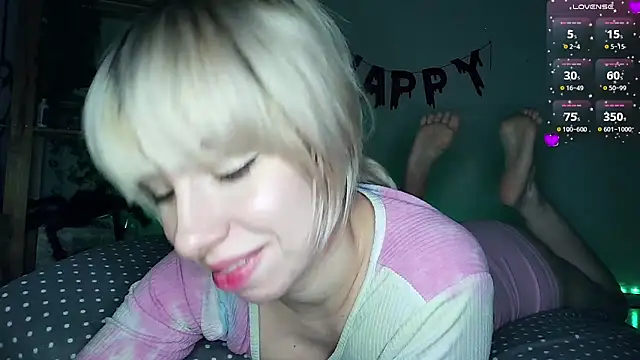 Snapshot of cruellagoth666 chatting on 12/02/24, 03:42 cruellagoth666 online show from 12/02/24, 03:42