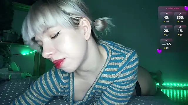 Snapshot of cruellagoth666 chatting on 02/24/25, 05:31 cruellagoth666 online show from 02/24/25, 05:31