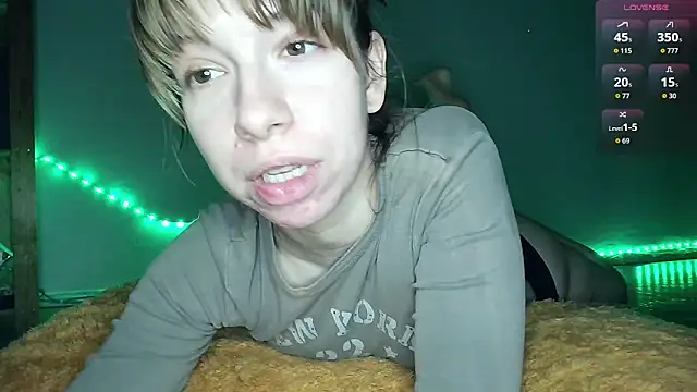 Snapshot of cruellagoth666 chatting on 09/22/25, 10:27 cruellagoth666 online show from 09/22/25, 10:27