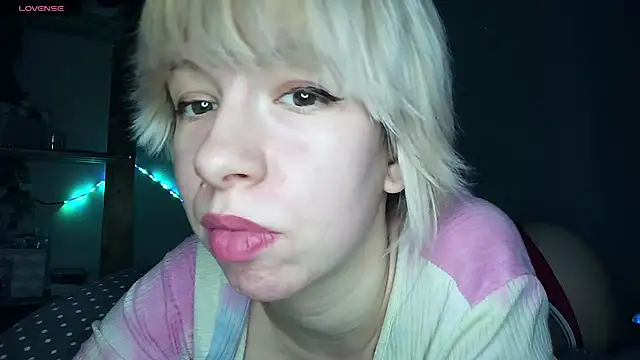 Snapshot of cruellagoth666 chatting on 12/10/24, 07:00 cruellagoth666 online show from 12/10/24, 07:00