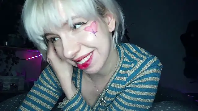 Snapshot of cruellagoth666 chatting on 02/14/25, 02:33 cruellagoth666 online show from 02/14/25, 02:33