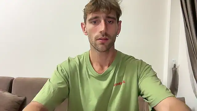 Snapshot of lukegunn chatting on 02/01/25, 01:55 lukegunn online show from 02/01/25, 01:55