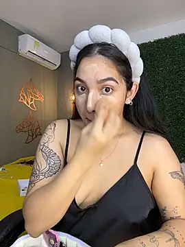 Amandanauty online show from 12/16/25, 04:17