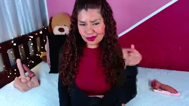 Queenamazon1 online show from 06/03/26, 04:57