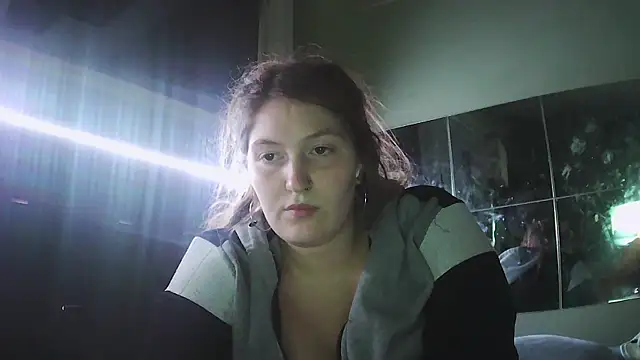 Snapshot of Angelk43 chatting on 05/12/26, 05:26 Angelk43 online show from 05/12/26, 05:26