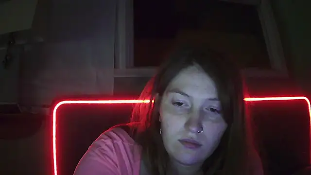 Snapshot of Angelk43 chatting on 05/21/26, 06:44 Angelk43 online show from 05/21/26, 06:44