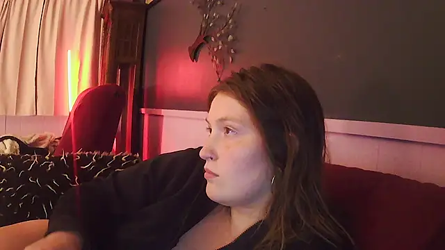 Snapshot of Angelk43 chatting on 06/19/26, 03:01 Angelk43 online show from 06/19/26, 03:01