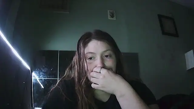 Snapshot of Angelk43 chatting on 06/01/26, 04:35 Angelk43 online show from 06/01/26, 04:35