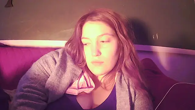 Snapshot of Angelk43 chatting on 12/20/25, 06:49 Angelk43 online show from 12/20/25, 06:49