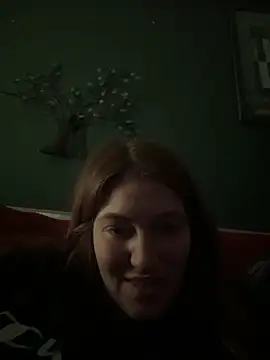 Snapshot of Angelk43 chatting on 11/30/25, 09:21 Angelk43 online show from 11/30/25, 09:21