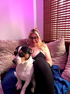 Snapshot of salomesweet13 chatting on 10/29/25, 04:28 salomesweet13 online show from 10/29/25, 04:28