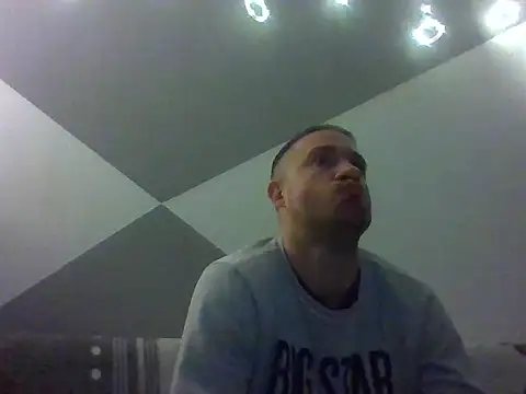 aroj95 online show from 04/22/26, 08:37