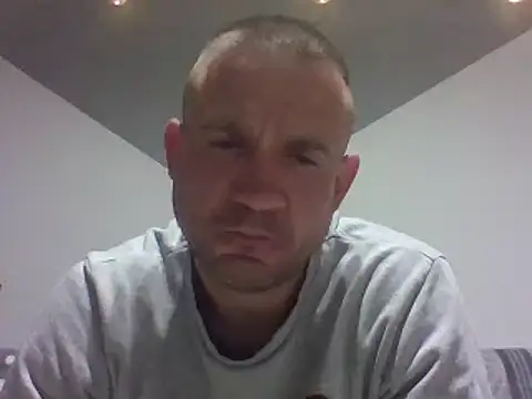 aroj95 online show from 04/27/26, 10:41