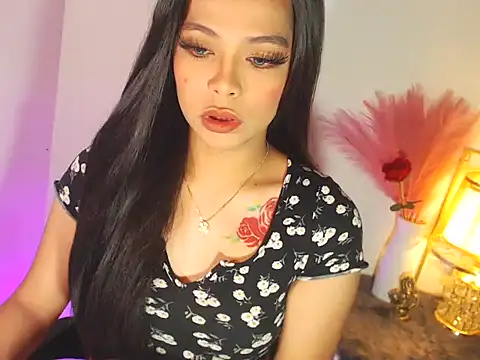 Snapshot of MajesticKitana chatting on 10/24/25, 04:33 MajesticKitana online show from 10/24/25, 04:33