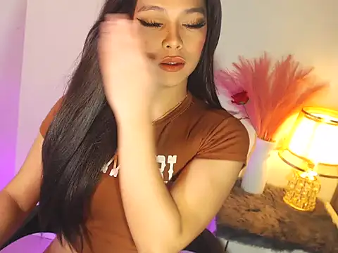 Snapshot of MajesticKitana chatting on 11/08/25, 02:37 MajesticKitana online show from 11/08/25, 02:37