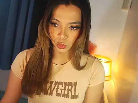 Snapshot of MajesticKitana chatting on 12/19/25, 05:10 MajesticKitana online show from 12/19/25, 05:10