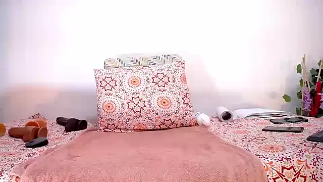 isabella-yumm online show from 04/07/26, 01:40