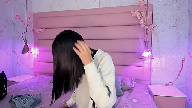 IvySanders1 online show from 11/05/25, 01:03