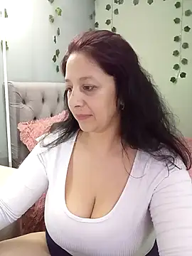 camilalatti online show from 01/08/25, 12:17