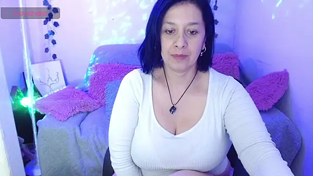 camilalatti online show from 11/09/25, 10:47