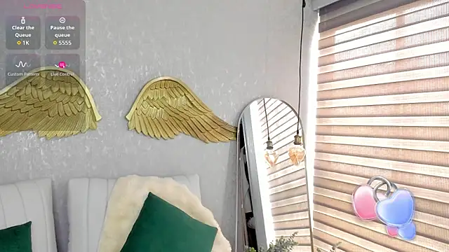 Snapshot of EmmaFerrary chatting on 11/09/25, 02:32 EmmaFerrary online show from 11/09/25, 02:32