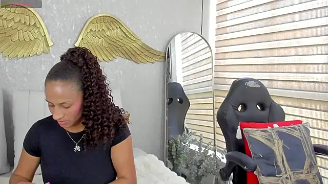 EmmaFerrary online show from 04/16/26, 07:14