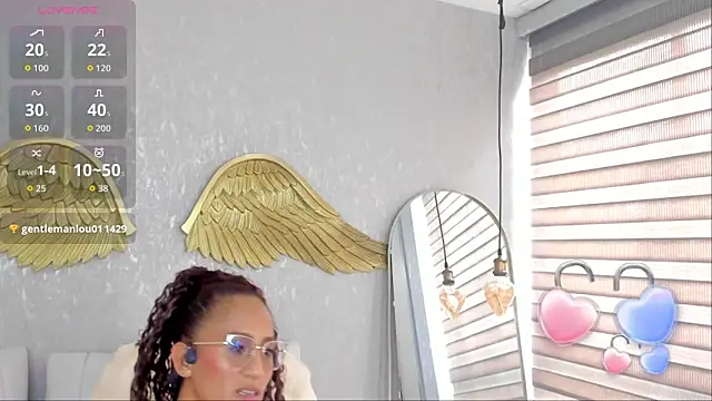 Snapshot of EmmaFerrary chatting on 11/06/25, 07:18 EmmaFerrary online show from 11/06/25, 07:18