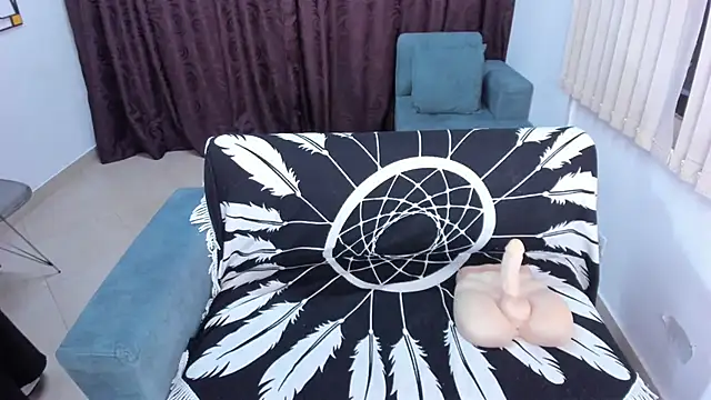 cintiagreyx online show from 10/29/25, 11:42