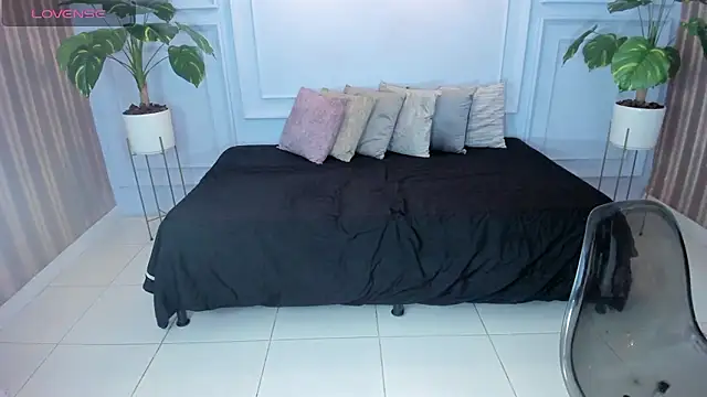 cintiagreyx online show from 03/28/26, 11:33