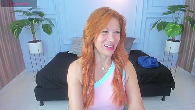 cintiagreyx online show from 04/08/26, 11:33