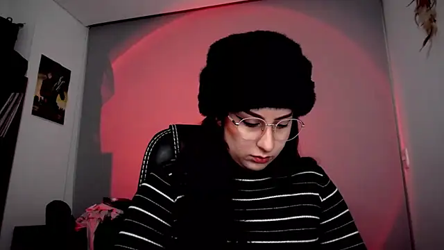 Snapshot of Scarlett_Sen chatting on 10/25/25, 02:07 Scarlett Sen online show from 10/25/25, 02:07