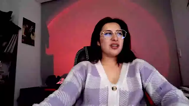 Snapshot of Scarlett_Sen chatting on 11/04/25, 12:31 Scarlett Sen online show from 11/04/25, 12:31