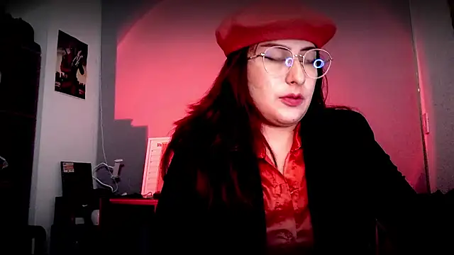 Snapshot of Scarlett_Sen chatting on 12/17/25, 06:02 Scarlett Sen online show from 12/17/25, 06:02