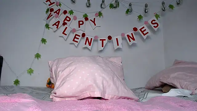 karolgirl-1 online show from 02/13/26, 10:37