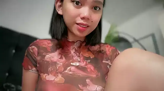 Snapshot of GenesisCastillano chatting on 03/05/25, 05:29 GenesisCastillano online show from 03/05/25, 05:29